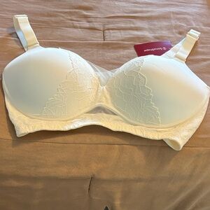 Chantelle Ivory Lace-Detail Everyday T-Shirt Bra